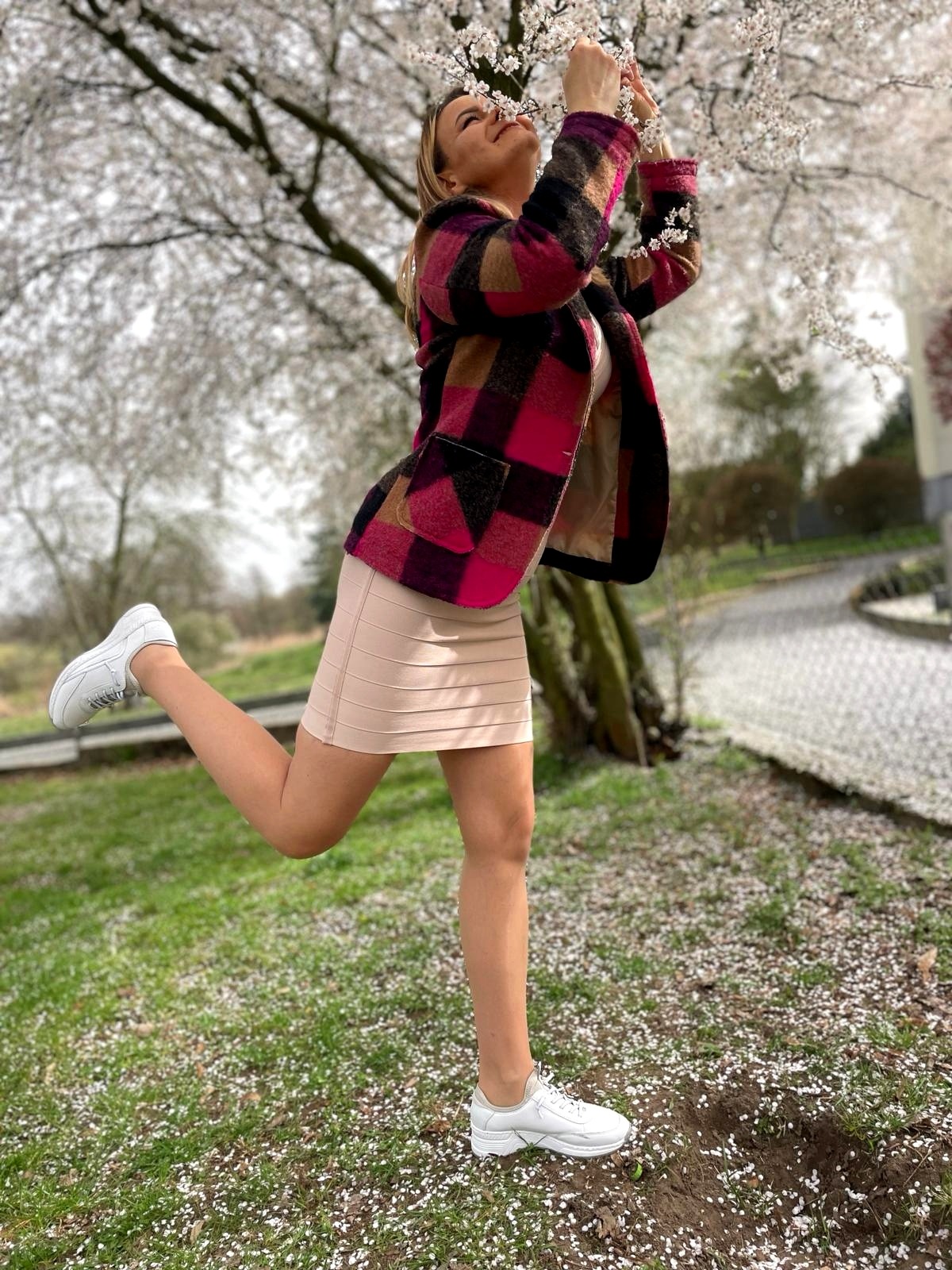 Pamiętasz jak jeszcze jakieś 2 miesiące temu chodziłaś markotna i przygnębiona zimowym stanem czekając na cieplejsze dni?